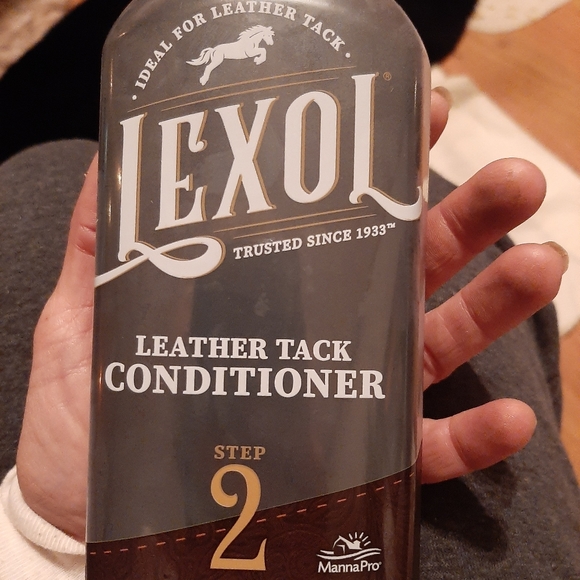 NEW 2 bottles of LEXOL LEATHER TACK CONDITIONER STEP 2 - Picture 3 of 4
